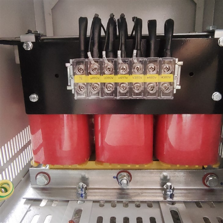 Transformador trifàsic de 380V a 480V